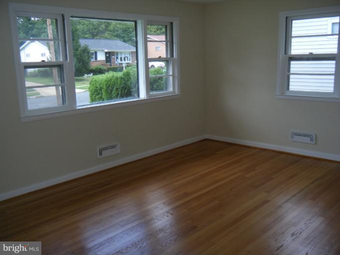 6718 Ransome Drive Baltimore, MD 21207 - Photo 2 of 16 Living Room