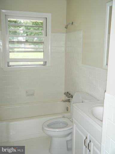 6718 Ransome Drive Baltimore, MD 21207 - Photo 4 of 16 Bath