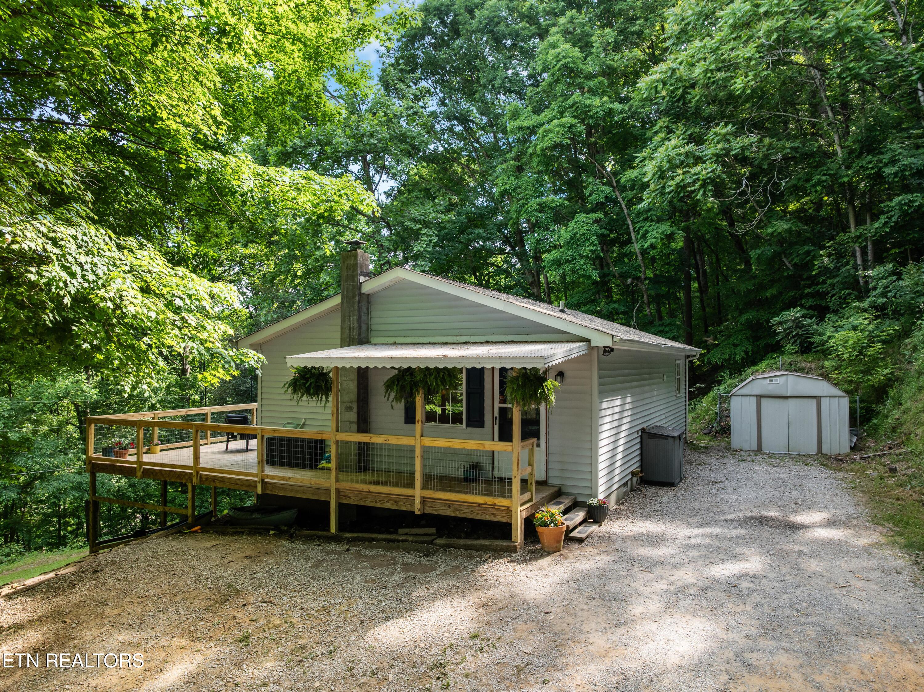 3714 Roberts Road Corryton, TN 37721 - Photo 22 of 24 Front Porch/Shed