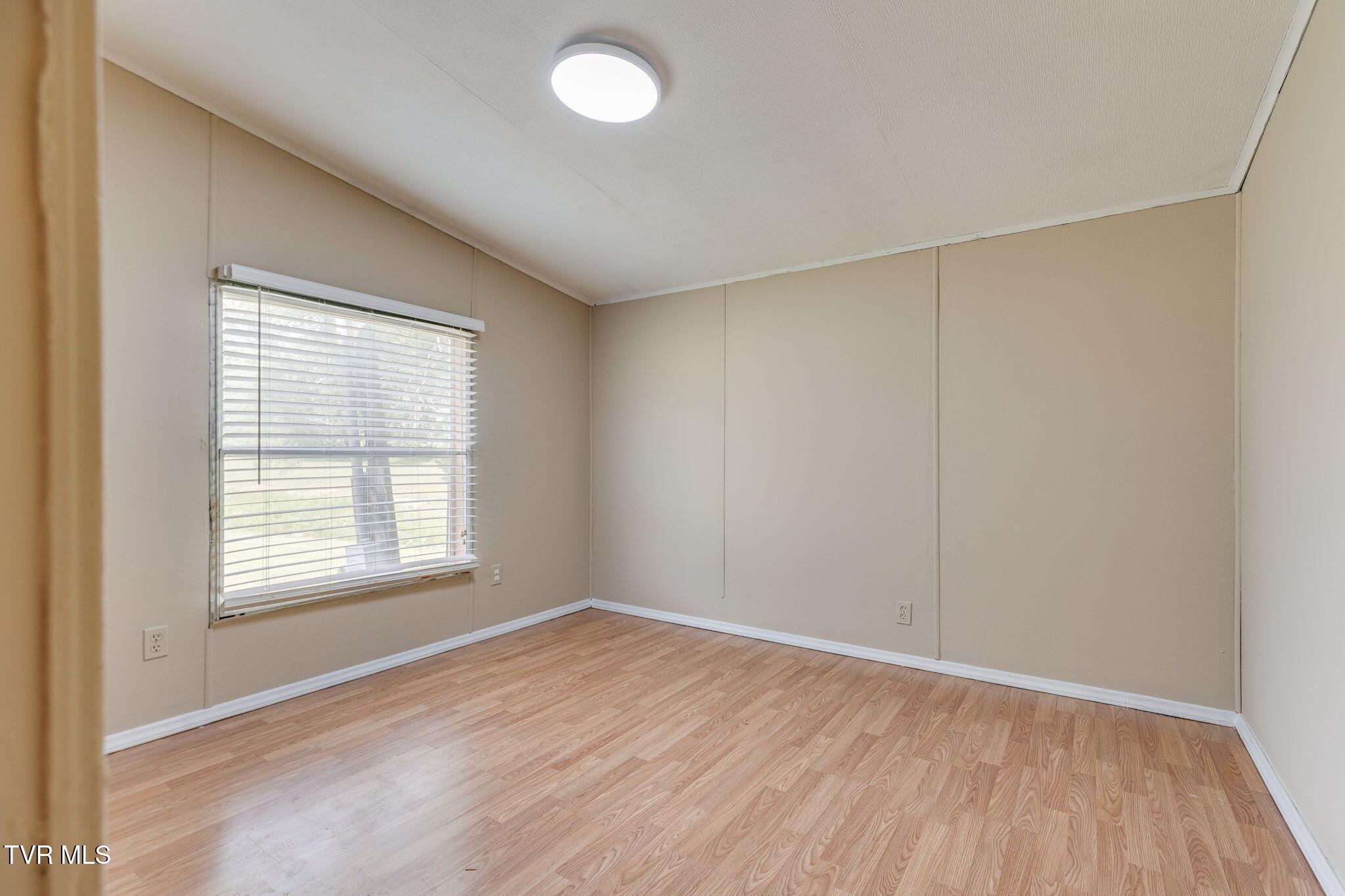 5716 Starlight Road Kingsport, TN 37660 - Photo 18 of 25 018