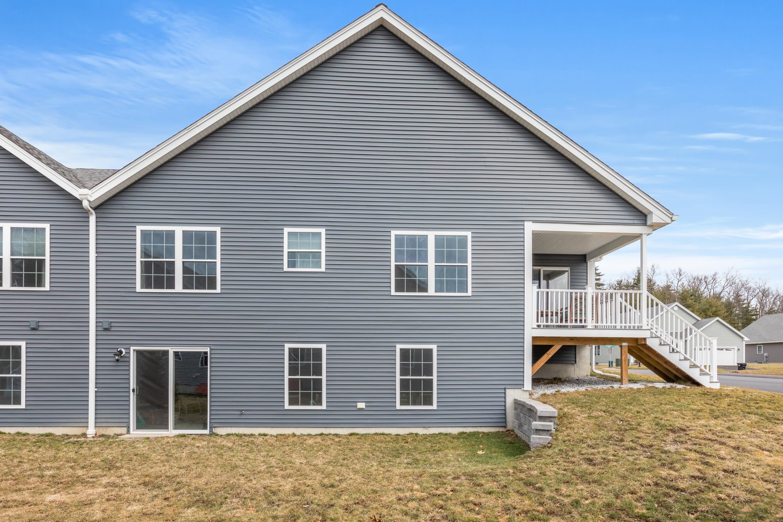 2 Strawberry Lane Hooksett, NH 03106 - Photo 13 of 37