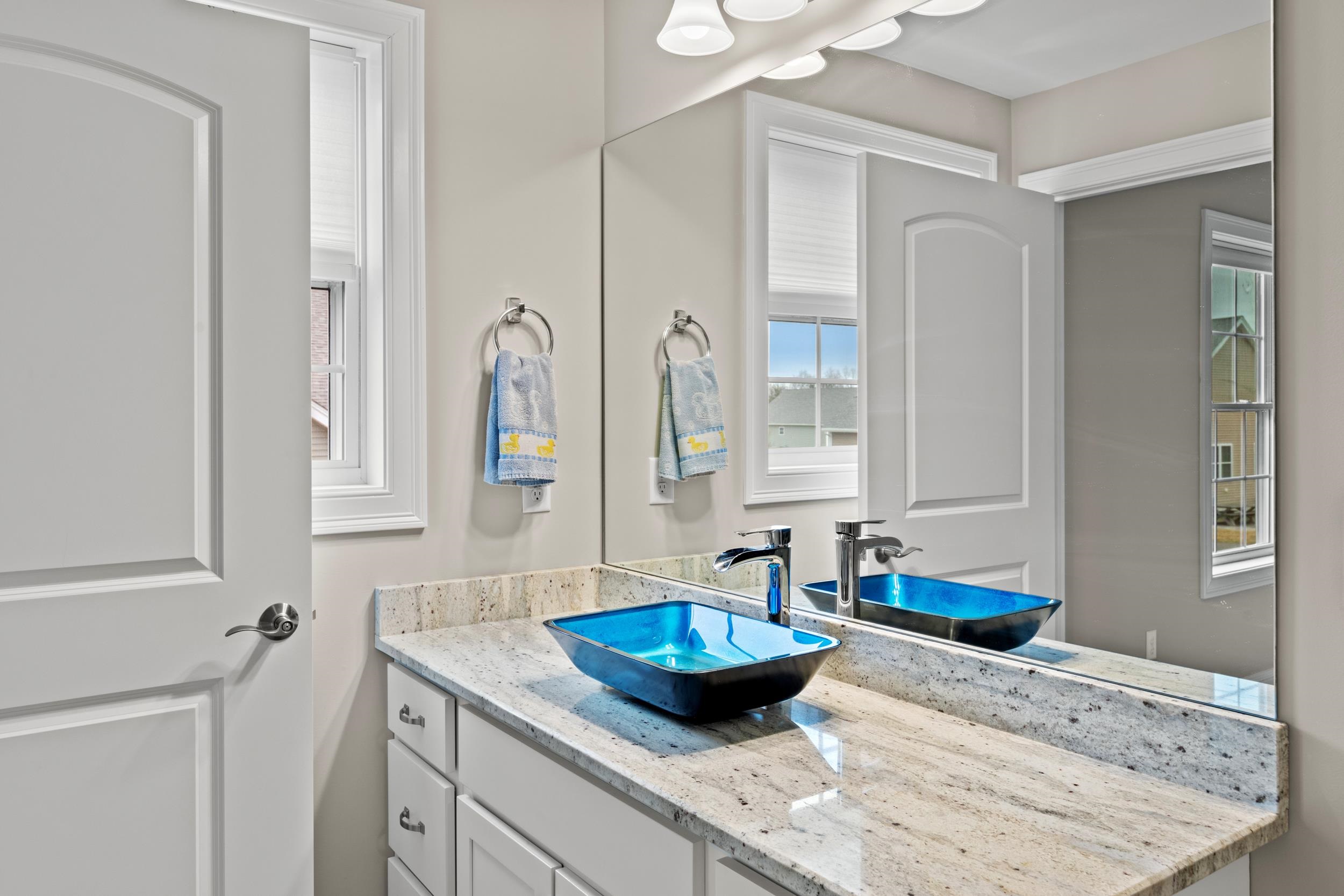 2 Strawberry Lane Hooksett, NH 03106 - Photo 16 of 37