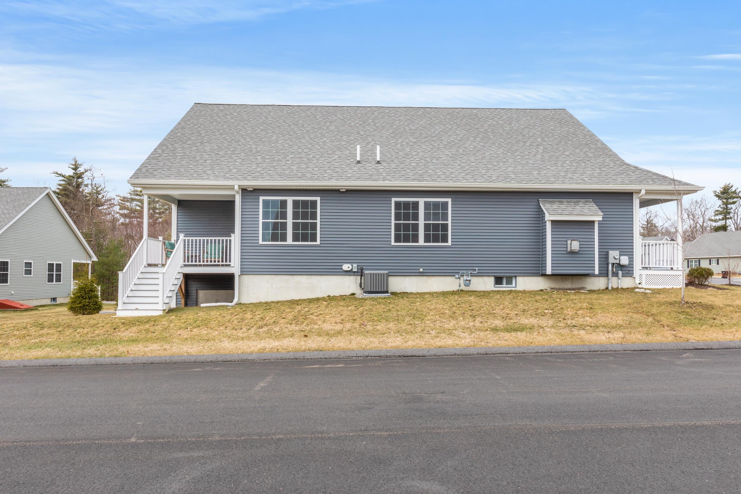 2 Strawberry Lane Hooksett, NH 03106 - Photo 26 of 37