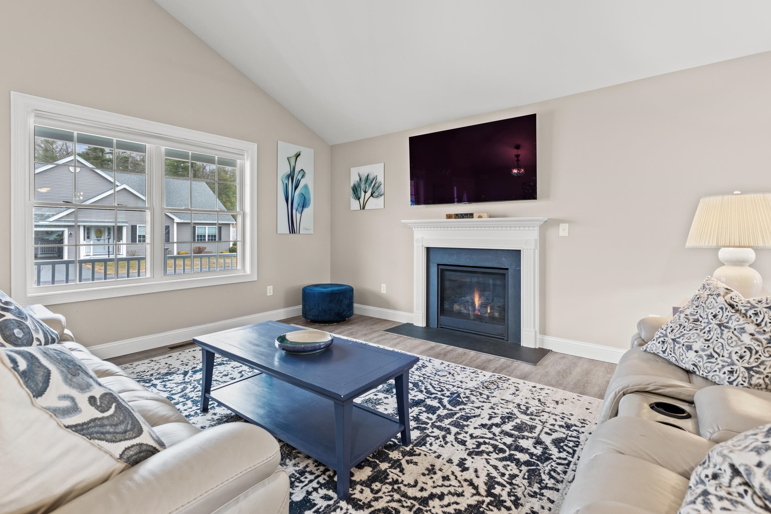 2 Strawberry Lane Hooksett, NH 03106 - Photo 7 of 37