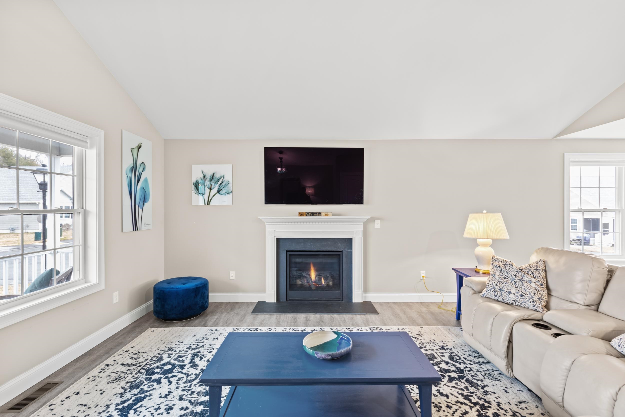 2 Strawberry Lane Hooksett, NH 03106 - Photo 8 of 37