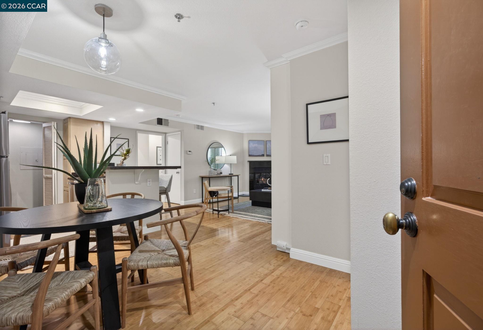 2560 Oak Road, Unit 120 Walnut Creek, CA 94597 - Photo 4 of 33