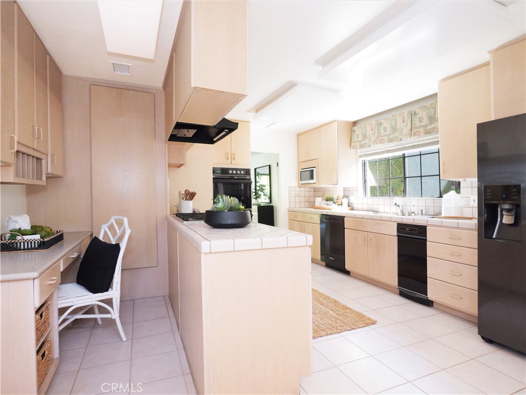 28070 Ella Road Rancho Palos Verdes, CA 90275 - Photo 9 of 37