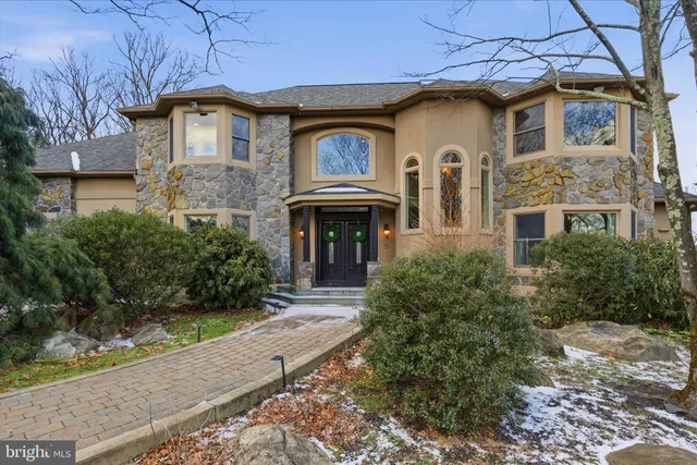 $1,050,000 | 20 Vineyard Lane, Boyertown, PA 19512