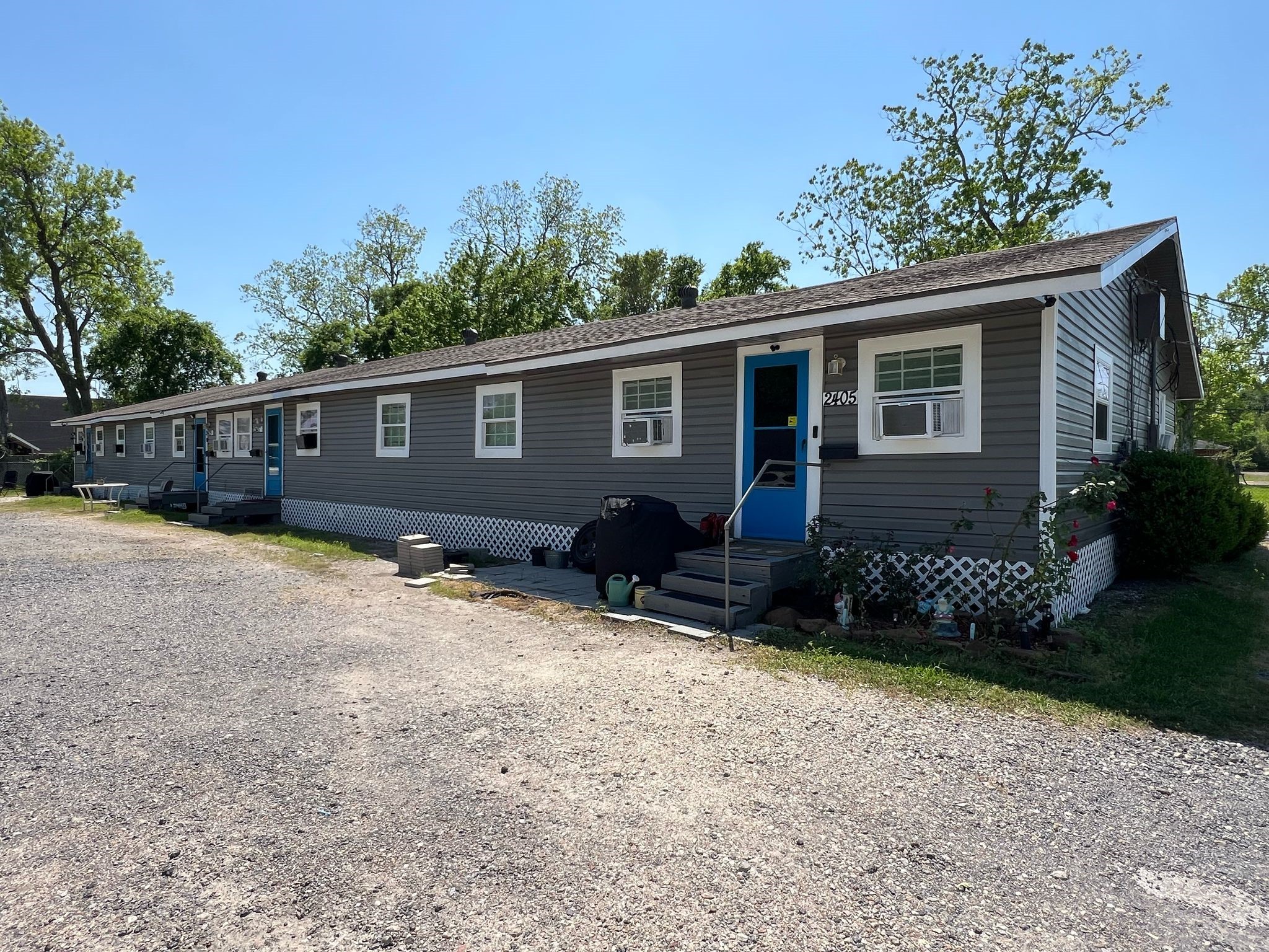 2405 Franklin Street Beaumont, TX 77701 - Photo 1 of 15 front view of a house with a yard