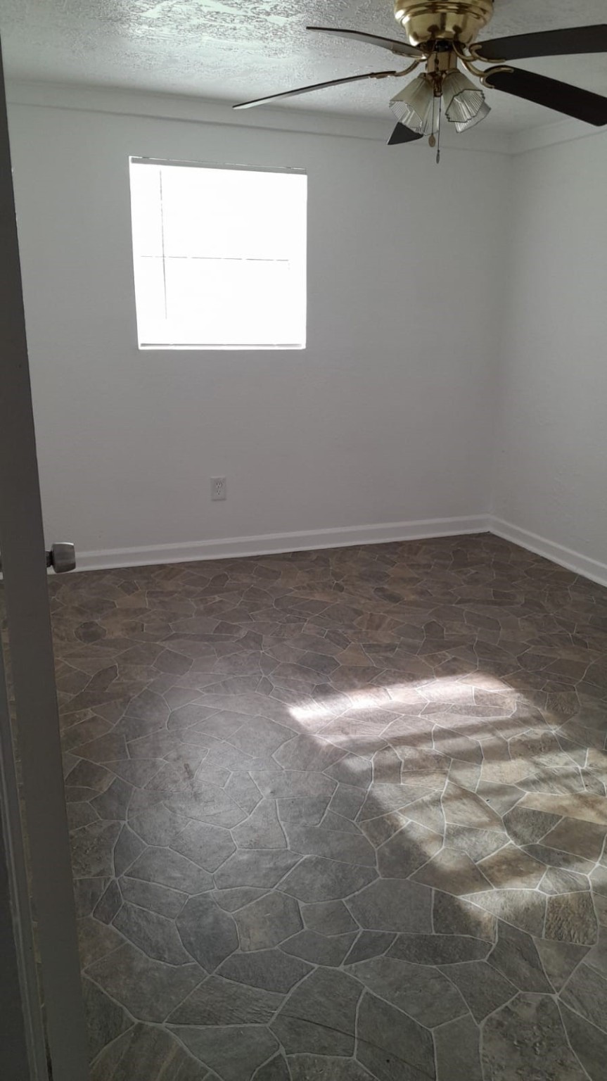 2405 Franklin Street Beaumont, TX 77701 - Photo 13 of 15 a view of room and window