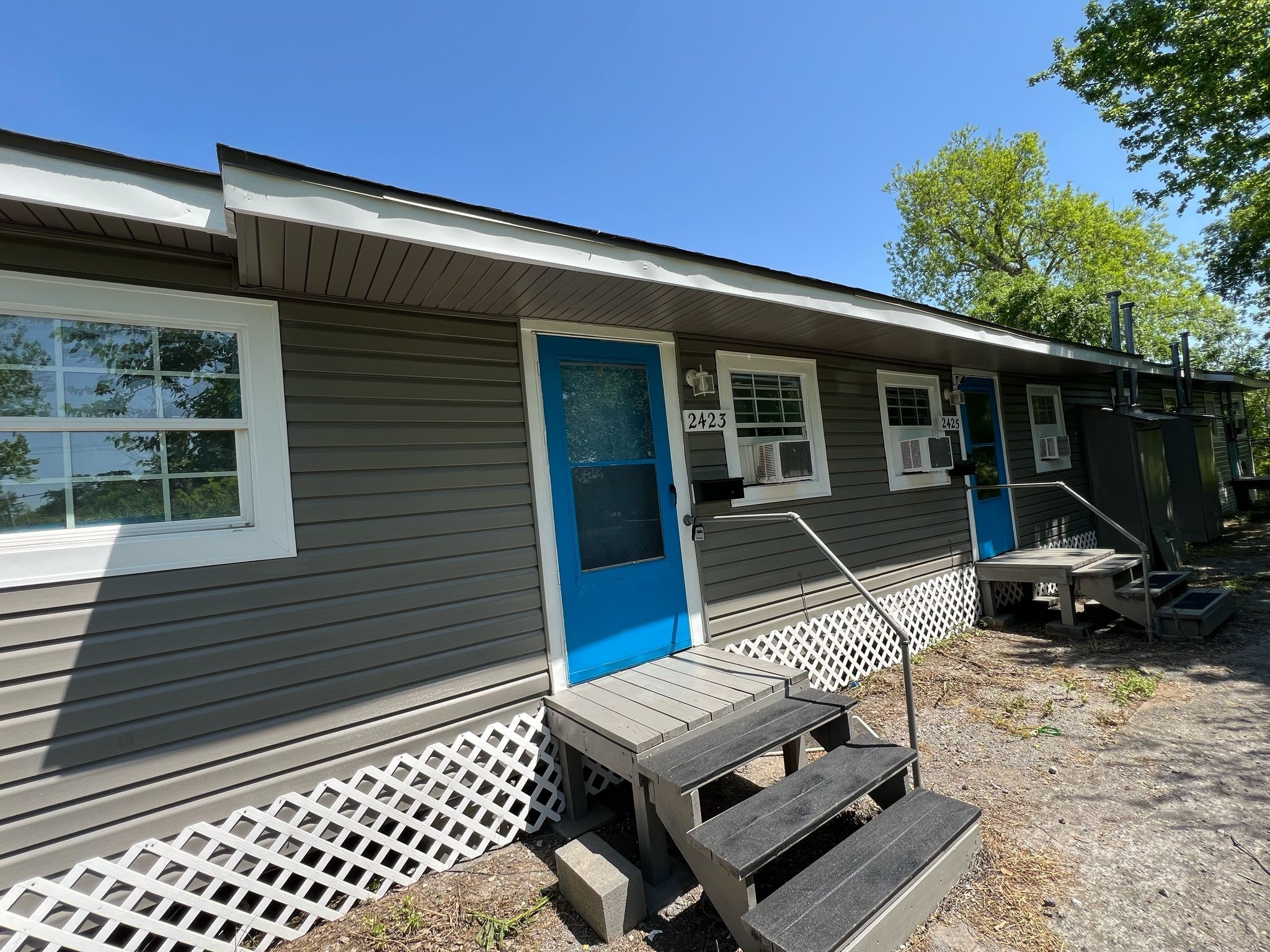 2405 Franklin Street Beaumont, TX 77701 - Photo 6 of 15 a backyard of a house with barbeque oven