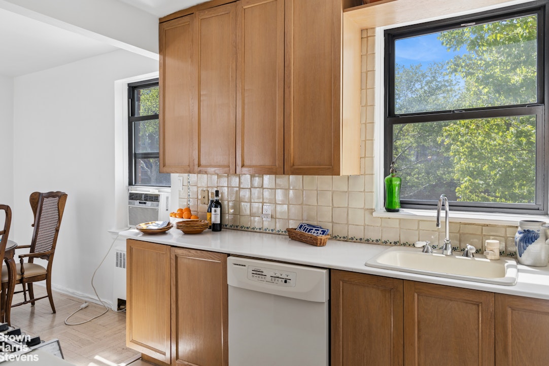 640 West 239th Street, Unit 2F Bronx, NY 10463 - Photo 9 of 17