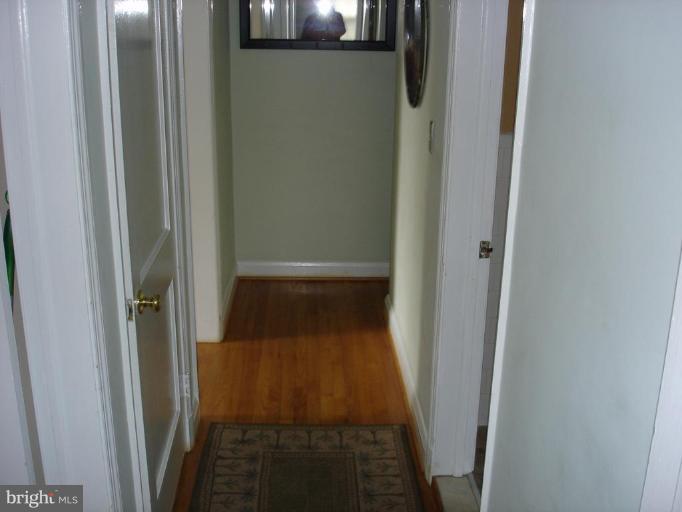410 Carolina Road Towson, MD 21204 - Photo 3 of 28 Hallway