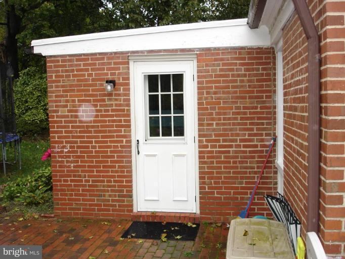 410 Carolina Road Towson, MD 21204 - Photo 5 of 28 Patio