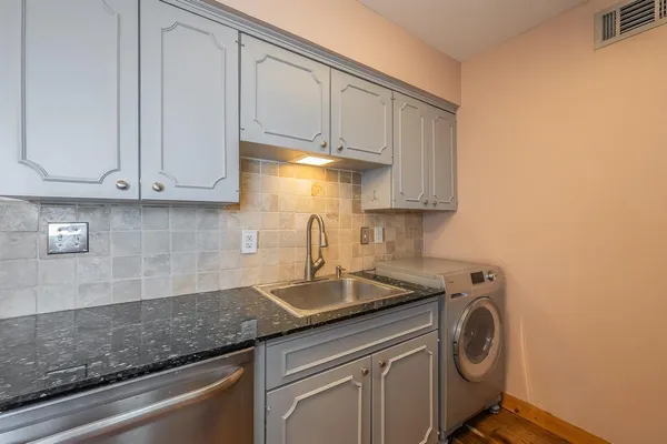 $1,600 | 7937 Royal Lane, Unit 223, Dallas, TX 75230