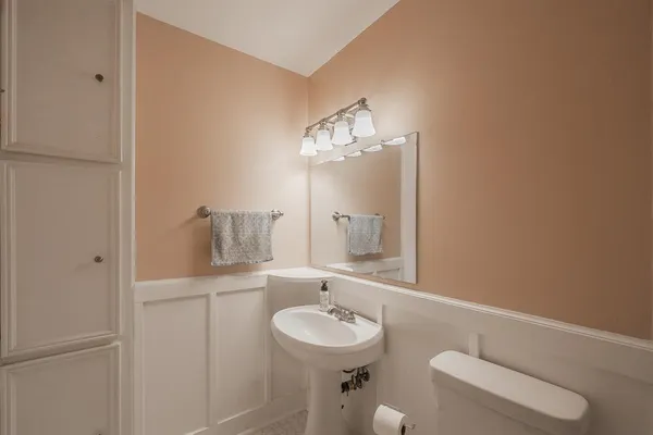 $1,600 | 7937 Royal Lane, Unit 223, Dallas, TX 75230