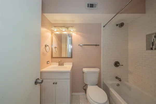 $1,600 | 7937 Royal Lane, Unit 223, Dallas, TX 75230