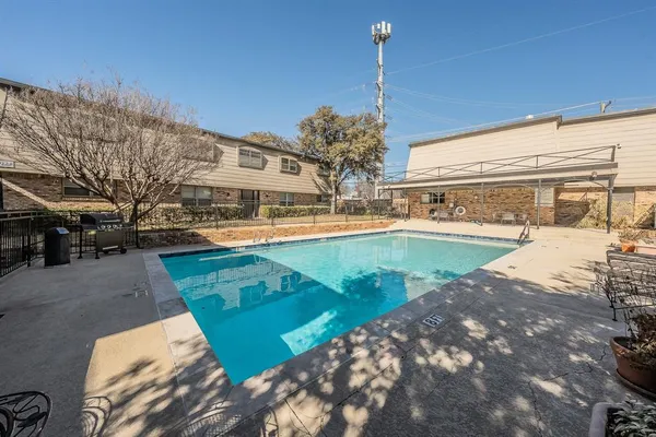 $1,600 | 7937 Royal Lane, Unit 223, Dallas, TX 75230