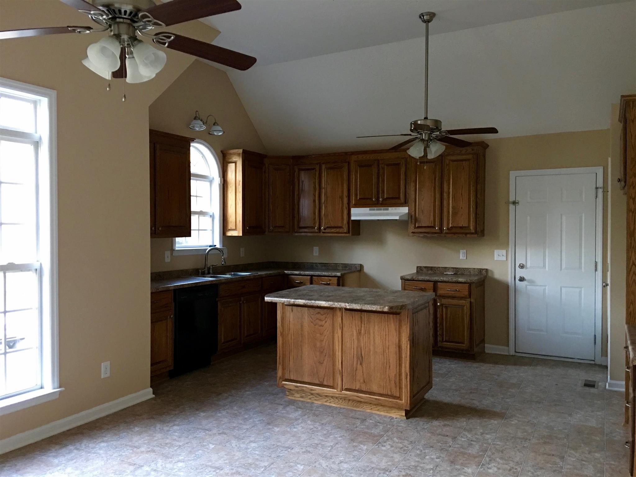 5 Timbers Edge Road Fayetteville, TN 37334 - Photo 4 of 19 Lots of space in this kitchen with island and adjoining dining area