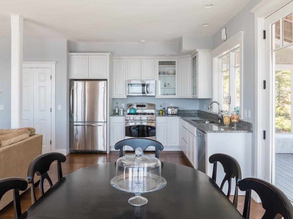 38 Yellow Head Road New Harbor, ME 04554 - Photo 16 of 35 Dining area/kitchen