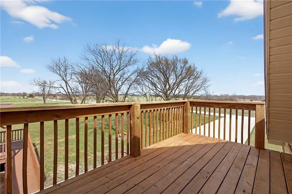 $555,000 | 29990 South 2725 Road, Sheldon, MO 64784
