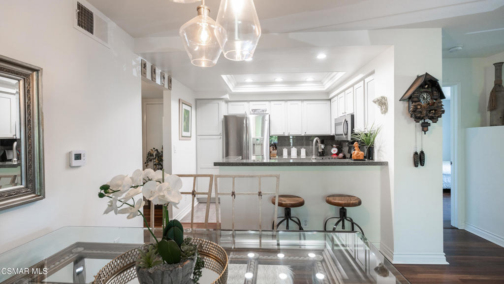 4240 Lost Hills Road, Unit 3301 Calabasas, CA 91301 - Photo 7 of 29