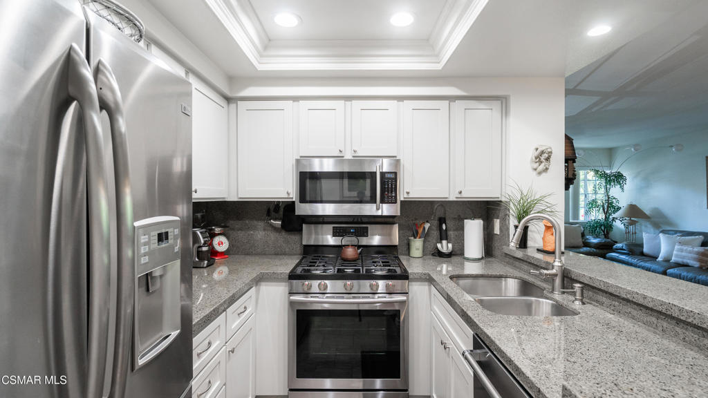 4240 Lost Hills Road, Unit 3301 Calabasas, CA 91301 - Photo 9 of 29