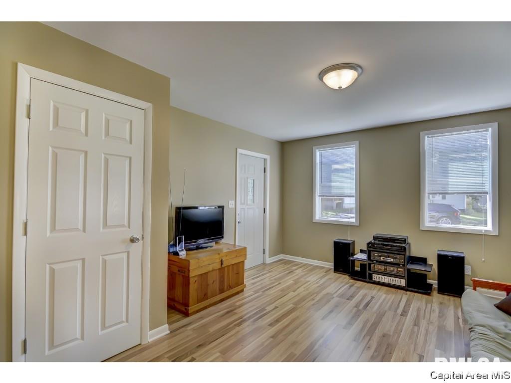 2018 North 17th Street Springfield, IL 62702 - Photo 11 of 28