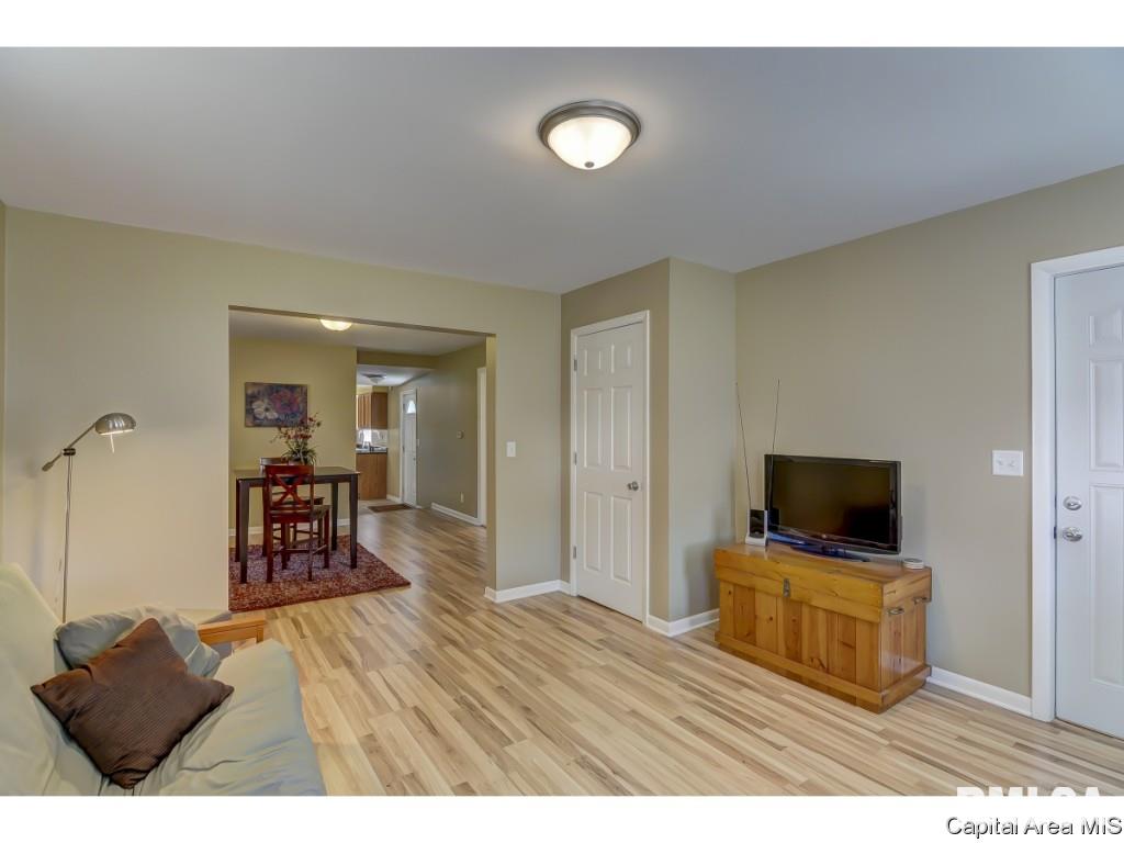 2018 North 17th Street Springfield, IL 62702 - Photo 12 of 28