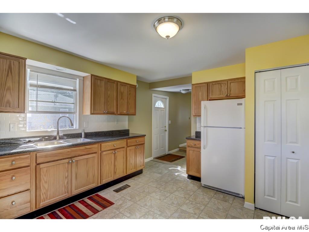 2018 North 17th Street Springfield, IL 62702 - Photo 4 of 28