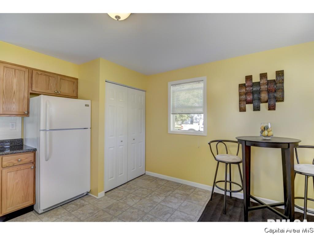 2018 North 17th Street Springfield, IL 62702 - Photo 5 of 28