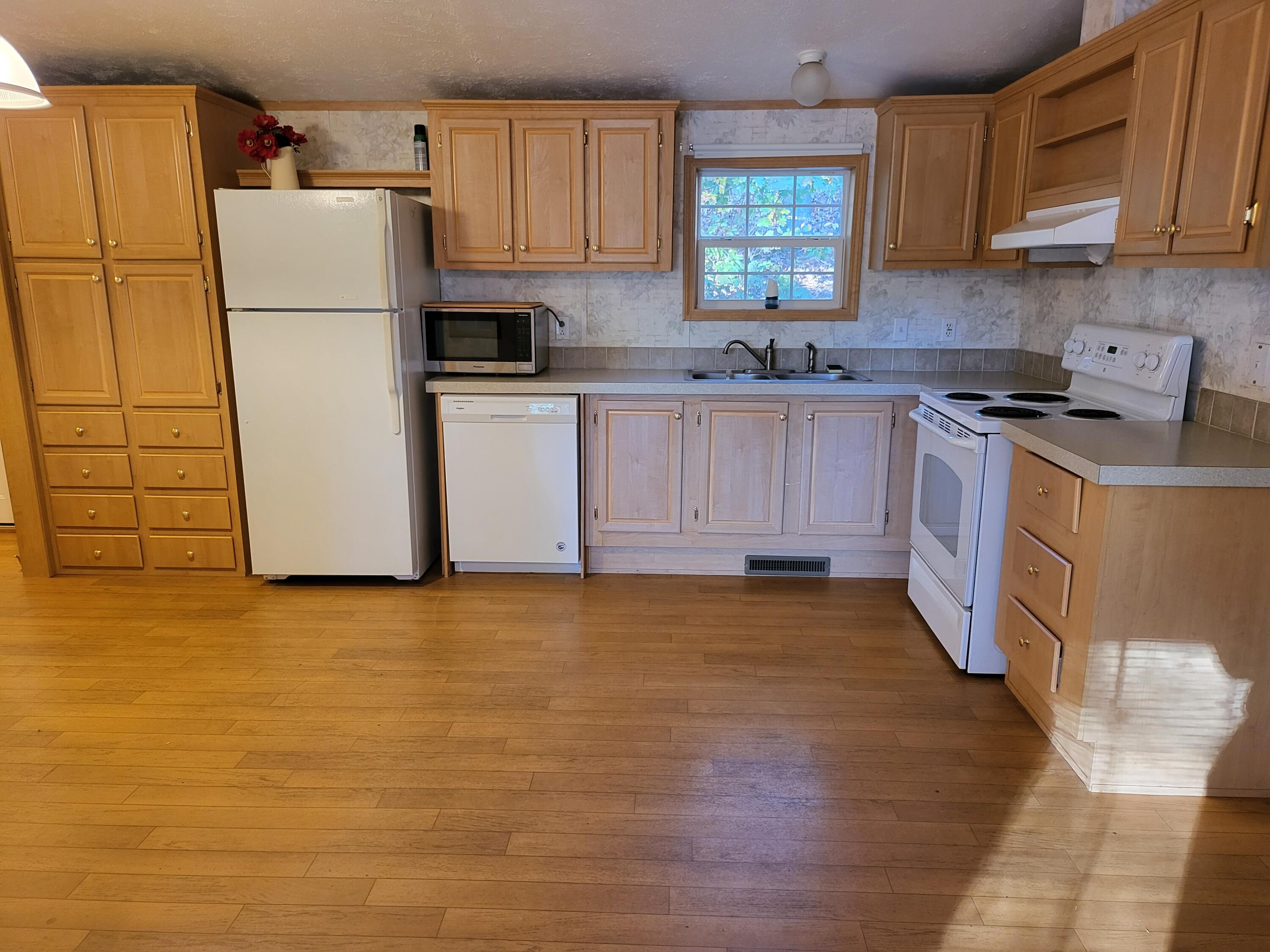 87 Brand Road Windham, ME 04062 - Photo 3 of 21 2021-10-24 16.14.42
