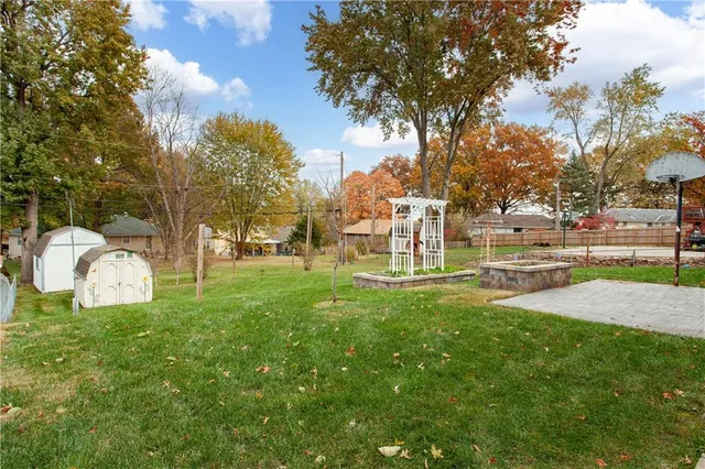 $298,000 | 612 East Leslie Drive, Independence, MO 64055