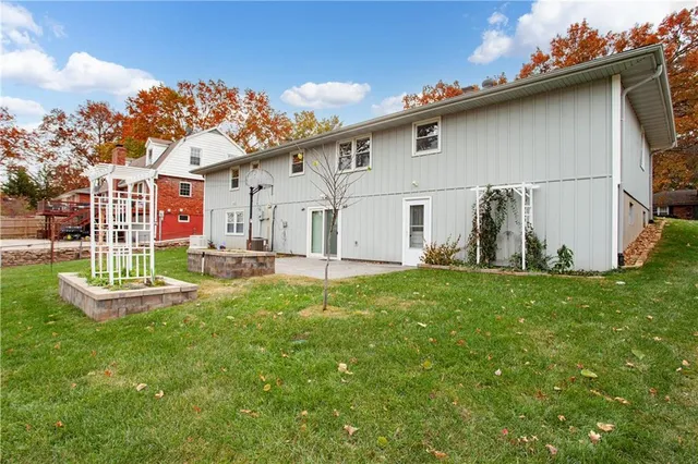 $298,000 | 612 East Leslie Drive, Independence, MO 64055