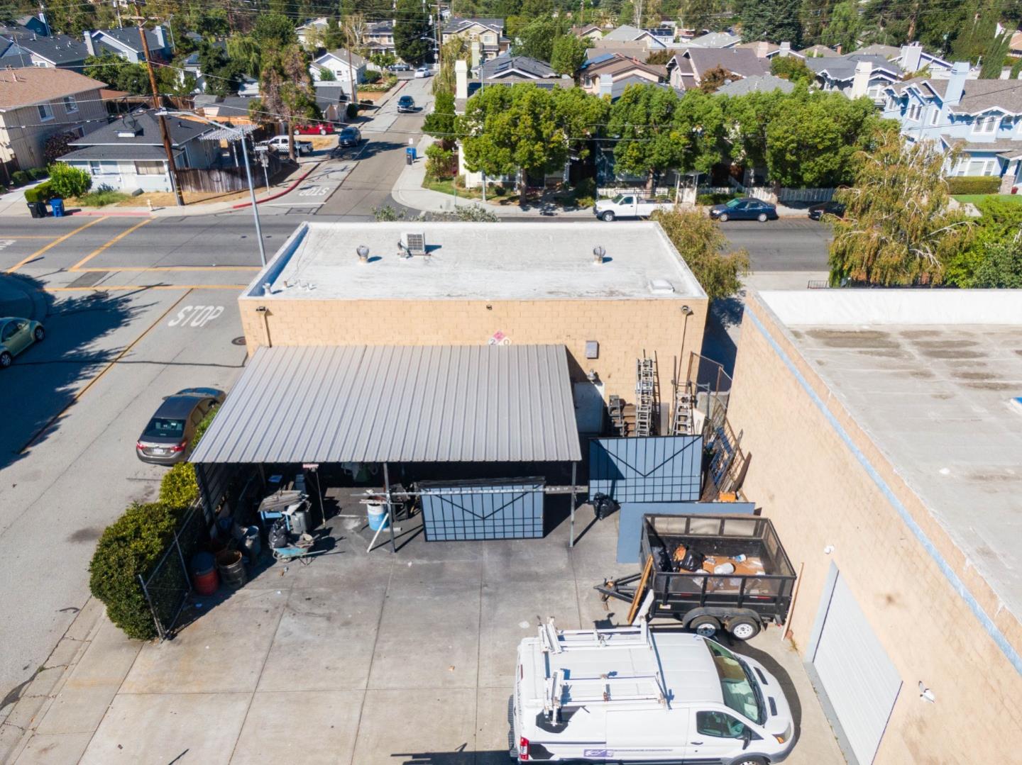120 Kennedy Avenue Campbell, CA 95008 - Photo 6 of 11 a terrace of a city