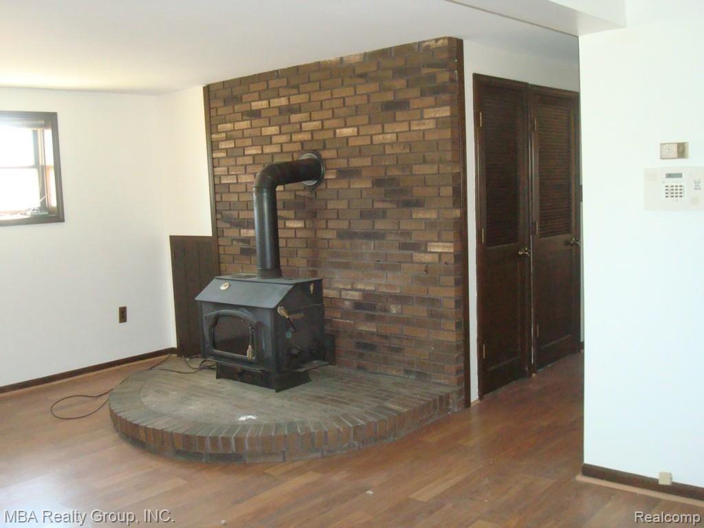 29184 King Road Romulus, MI 48174 - Photo 10 of 13 070.jpg