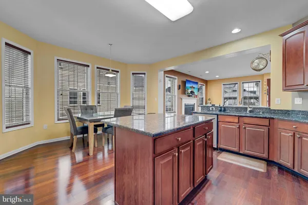 $949,900 | 7 Colemantown Drive, Chesterfield, NJ 08515