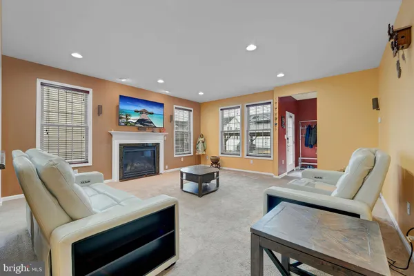 $949,900 | 7 Colemantown Drive, Chesterfield, NJ 08515