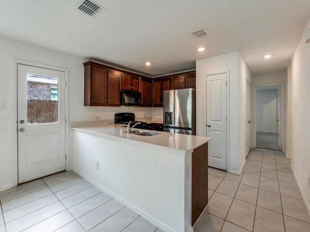 14008 Earlham Street Pilot Point, TX 76258 - Photo 12 of 23