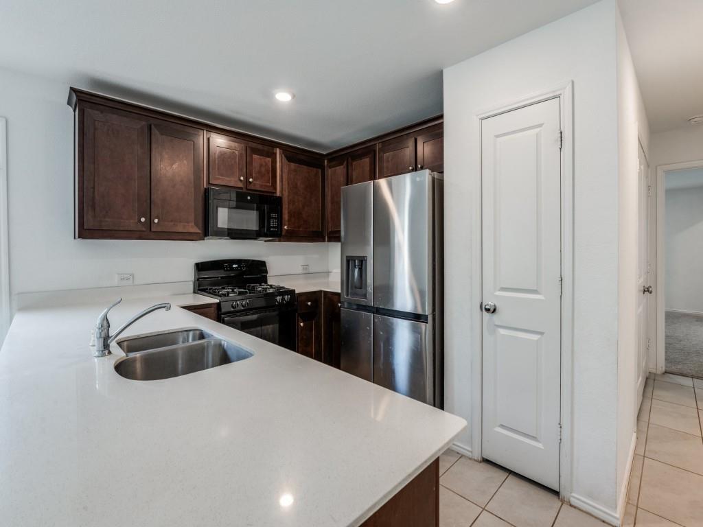 14008 Earlham Street Pilot Point, TX 76258 - Photo 13 of 23