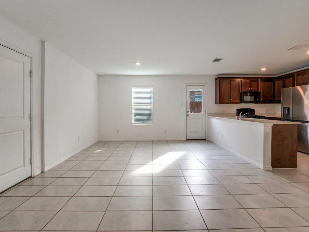 14008 Earlham Street Pilot Point, TX 76258 - Photo 8 of 23