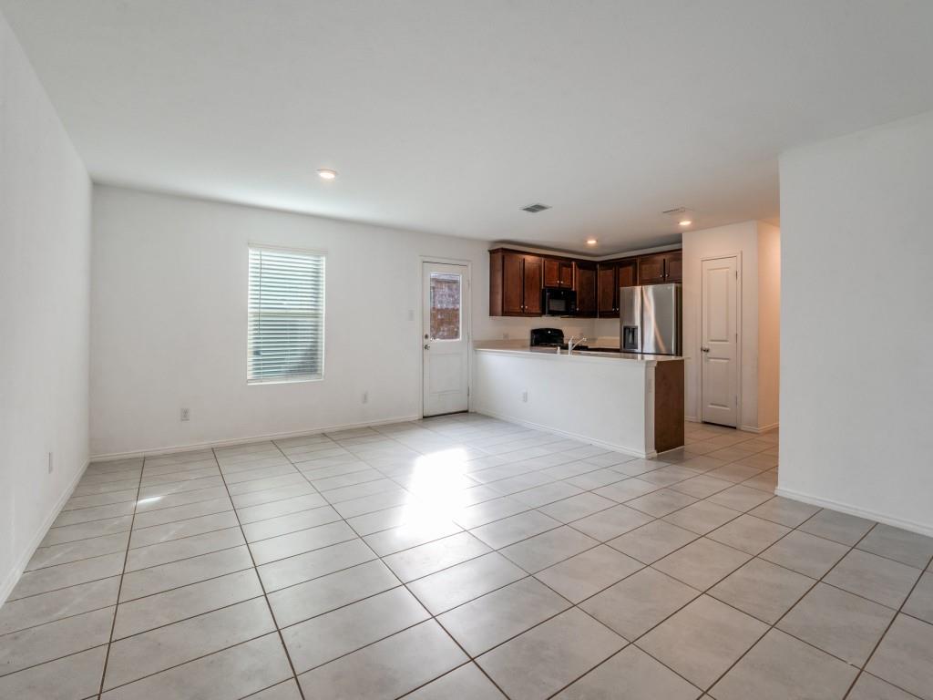 14008 Earlham Street Pilot Point, TX 76258 - Photo 9 of 23