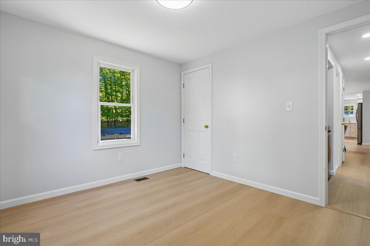 523 Widewater Road Stafford, VA 22554 - Photo 31 of 57 an empty room with a window