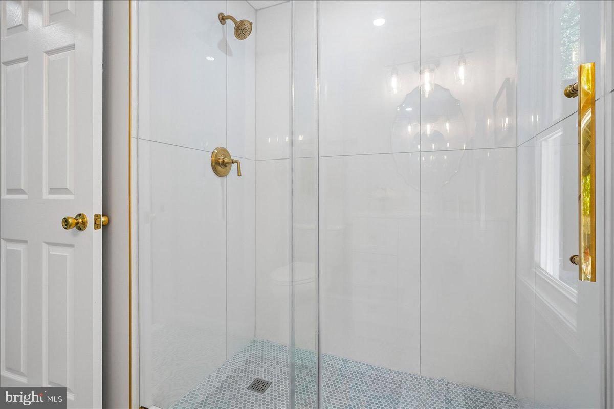 523 Widewater Road Stafford, VA 22554 - Photo 35 of 57 a bathroom with a shower
