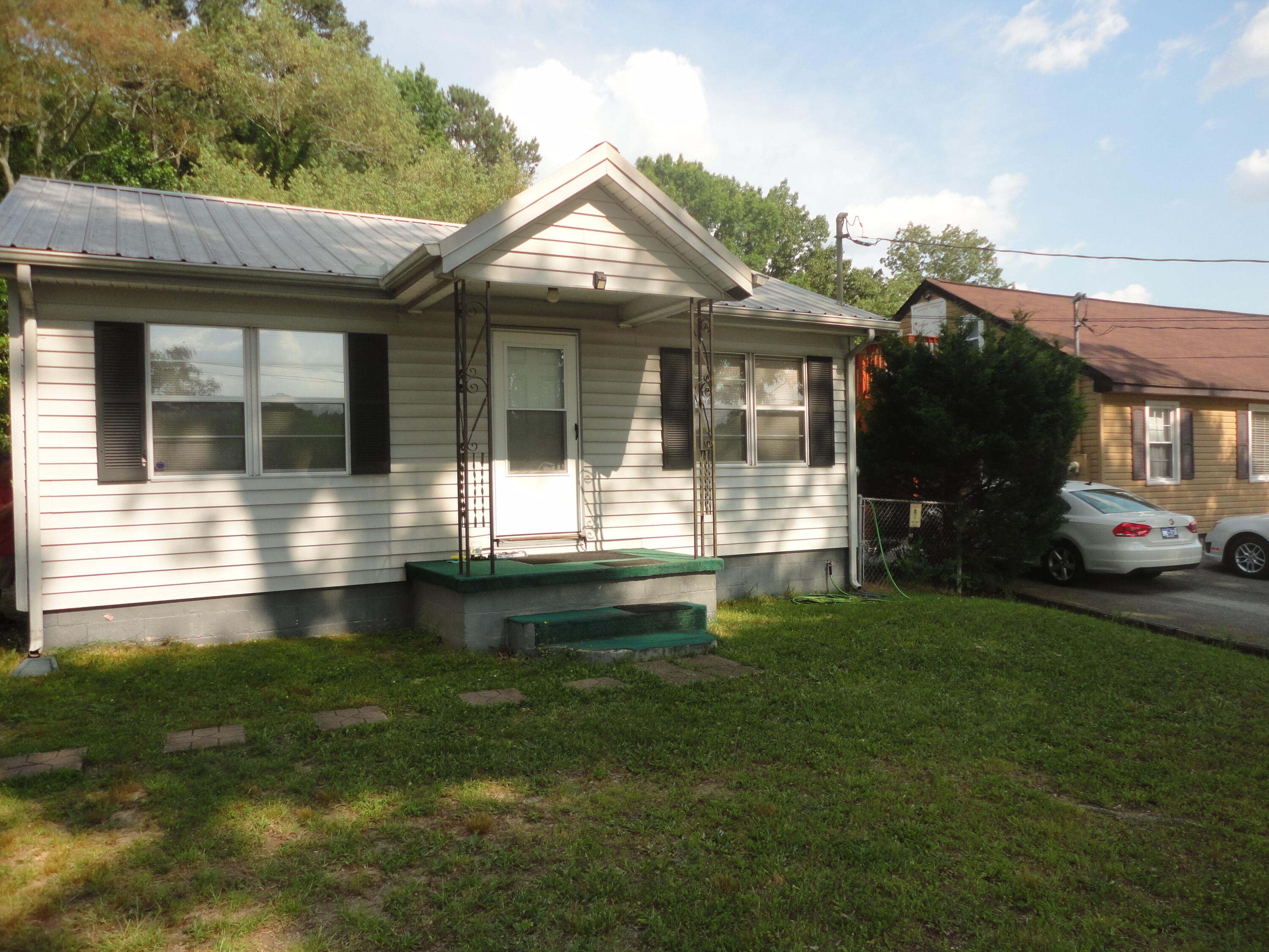 1220 Greens Lake Road East Ridge, TN 37412 - Photo 1 of 13 DSC02172