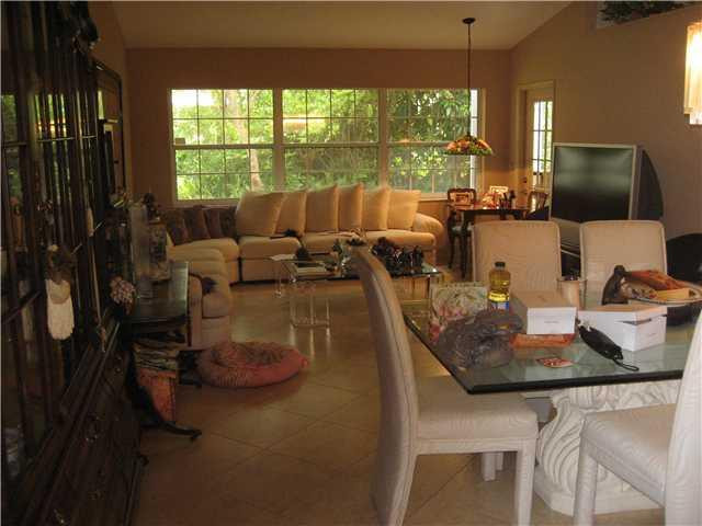 17299 Boca Club Boulevard, Unit 4 Boca Raton, FL 33487 - Photo 6 of 13 Living Room
