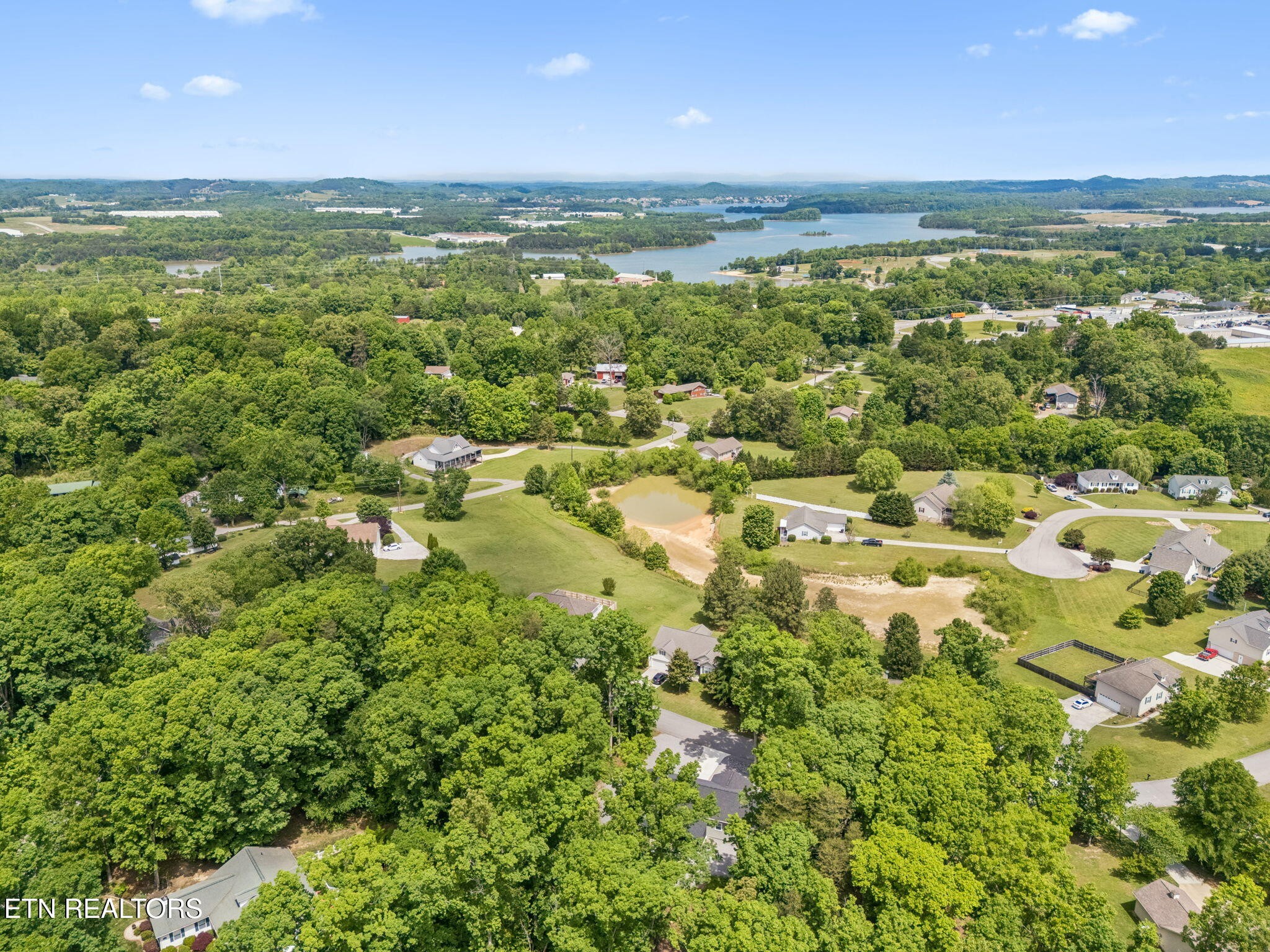 135 Country Way Road Vonore, TN 37885 - Photo 46 of 49 Gallery Image 46