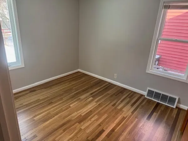 $1,100 | 19465 Seminole, Redford, MI 48240