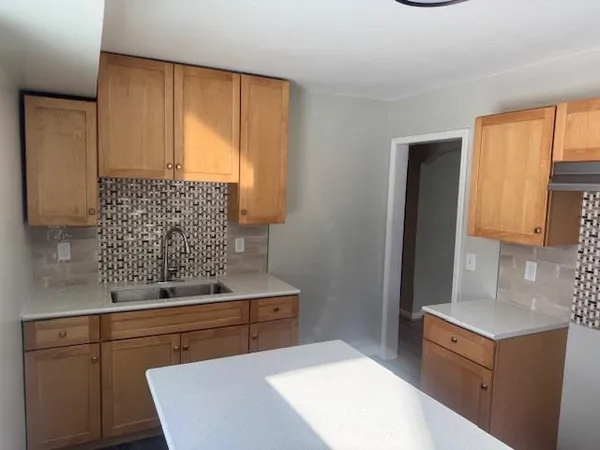 $1,100 | 19465 Seminole, Redford, MI 48240