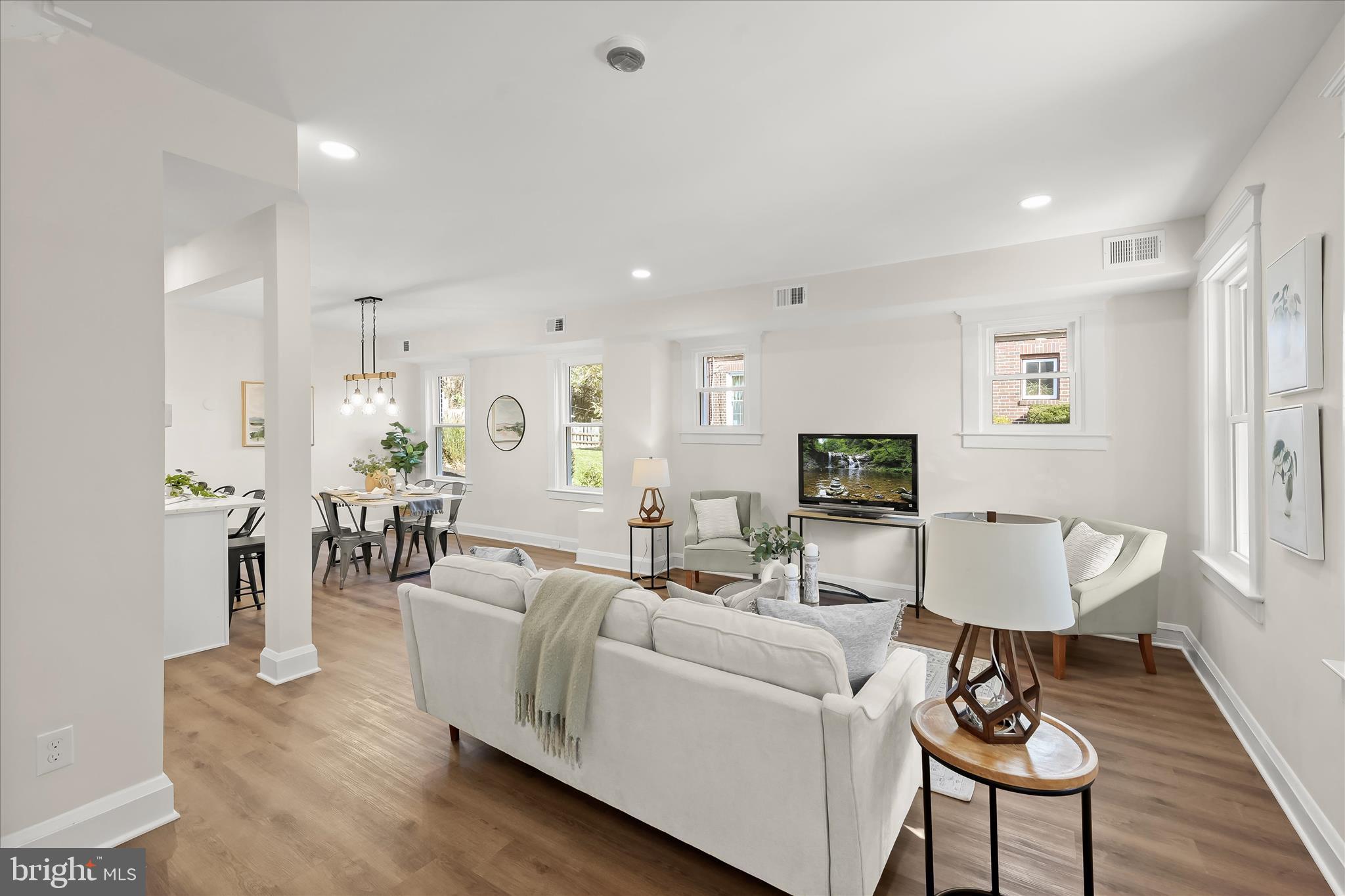 614 Stamford Road Baltimore, MD 21229 - Photo 7 of 41 Living Room - LVP Flooring
Virtually Staged